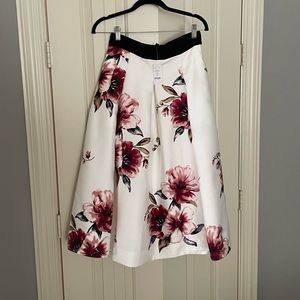 NWT White House Black Market 4 floral satin Midi skirt